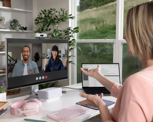 Веб-камера Logitech Brio 500, белый в Улан-Удэ